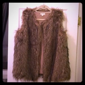 Women’s faux fur vest size S